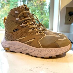 Brand new Women’s Hoka Anacapa Mid GTX hiking boots size 10.5
